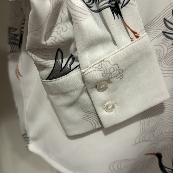 Ann Taylor Factory Flying Cranes V-neck Long-Sleeve Blouse, Size LP - Picture 5 of 10